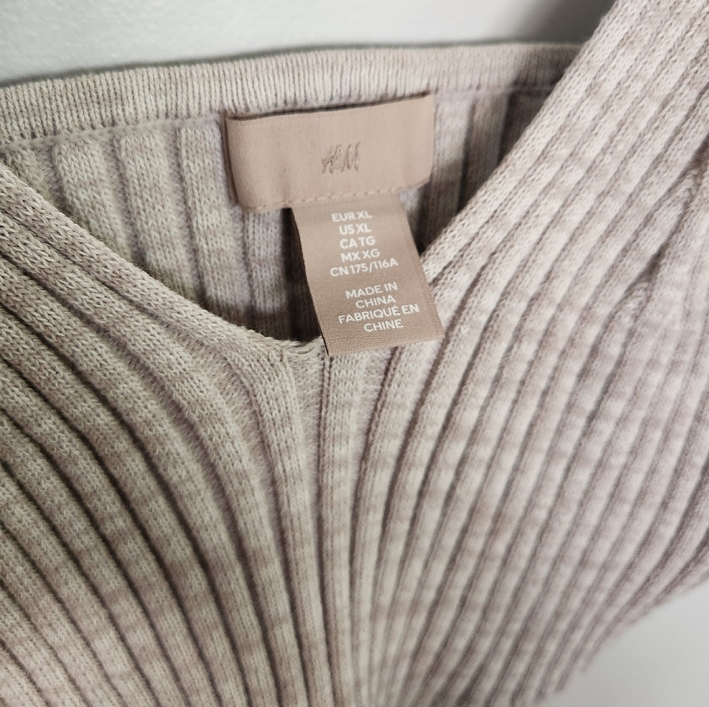 H&M - Ribbed Knit Tank Top - nwot - Picture 6 of 10